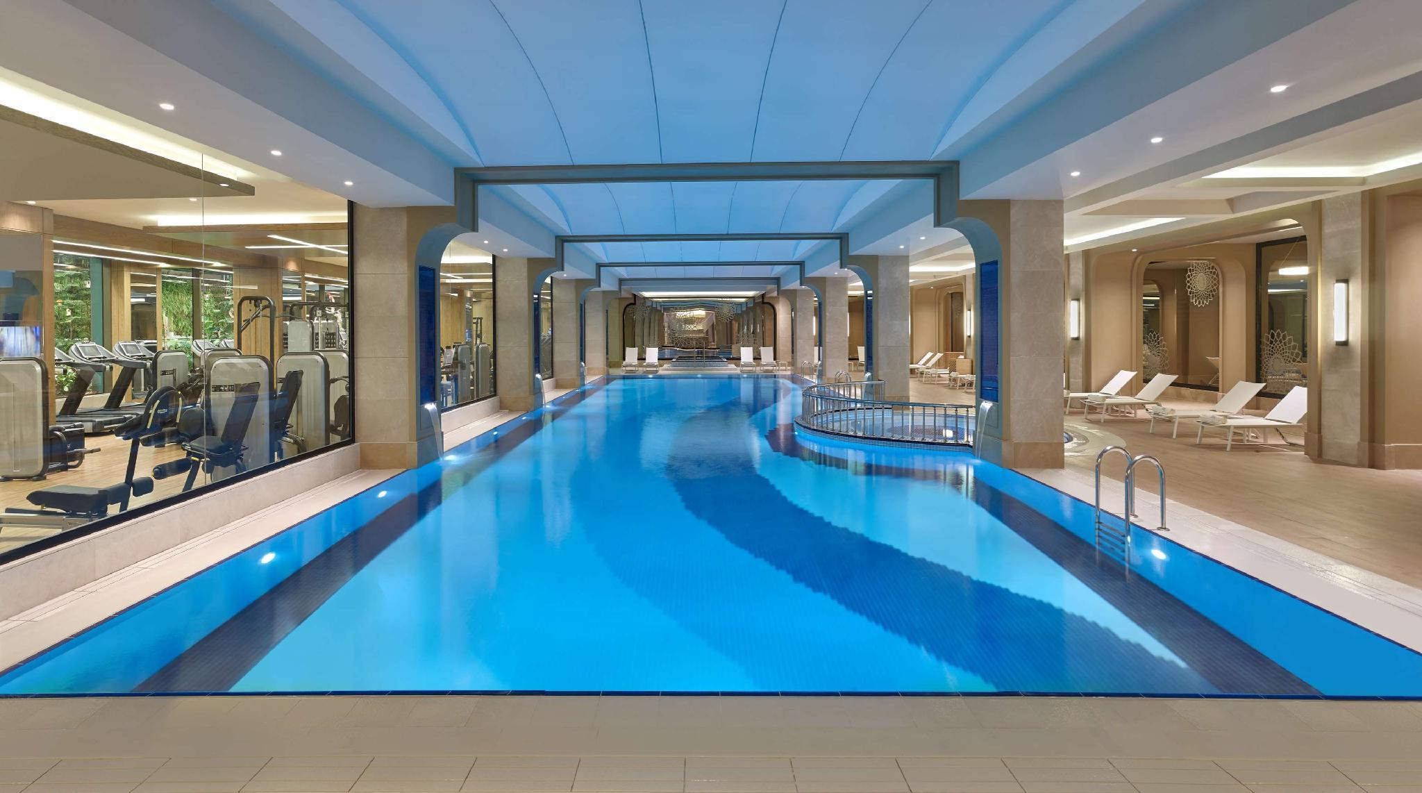 エリート ワールド ヨーロッパ ホテル イスタンブール エクステリア 写真 The pool at the Four Seasons Hotel, London