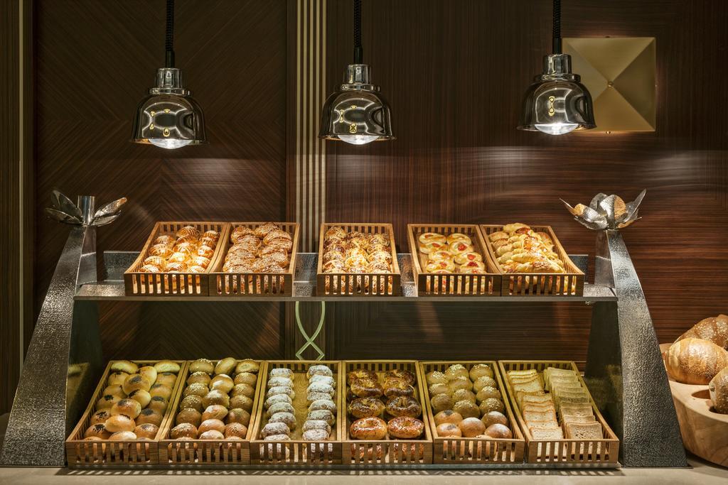 エリート ワールド ヨーロッパ ホテル イスタンブール エクステリア 写真 Buns at a bakery