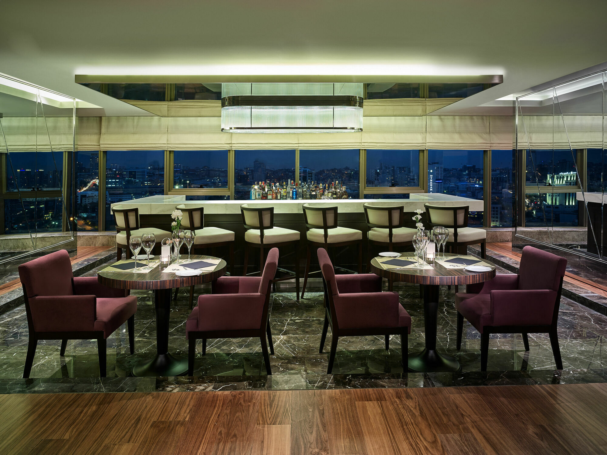 エリート ワールド ヨーロッパ ホテル イスタンブール エクステリア 写真 The bar at the 39th floor